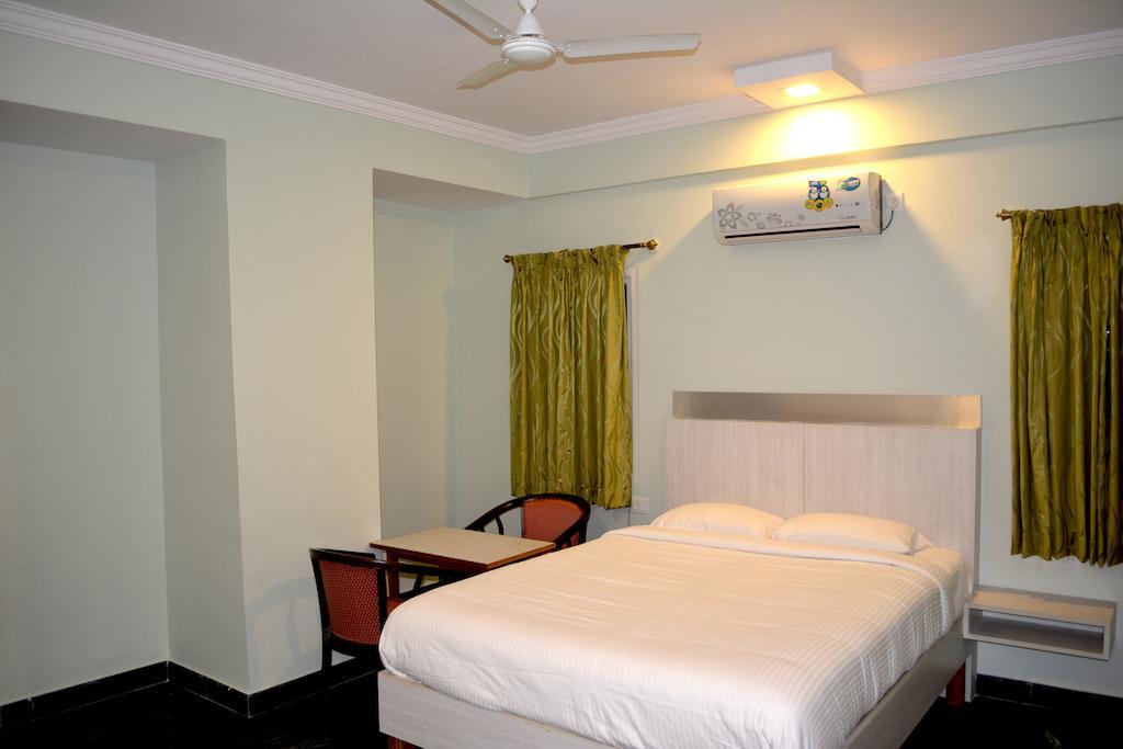Hotel Royal Opera Bengalúr Pokoj fotografie